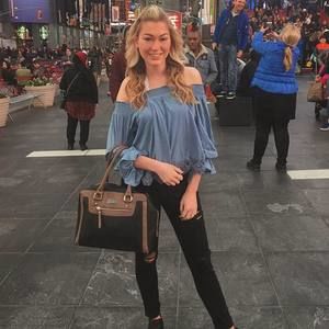 Meet your Posher, Christina